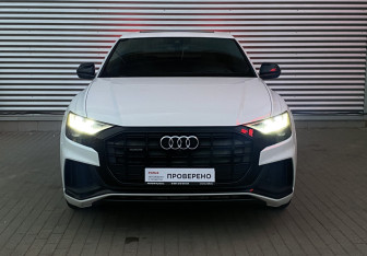 Подержанный автомобиль Audi Q8 2019 года (2 фото)