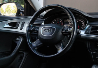 Подержанный автомобиль Audi A6 Sedan 2011 года (11 фото)