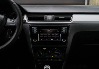 Подержанный автомобиль Skoda Rapid Liftback 2019 года (10 фото)