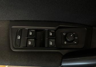 Подержанный автомобиль Volkswagen Tiguan 2019 года (17 фото)