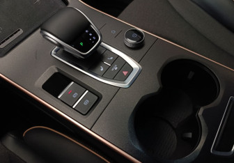 Подержанный автомобиль Omoda C5 2024 года (13 фото)