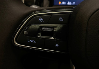 Подержанный автомобиль Geely Monjaro 2025 года (24 фото)