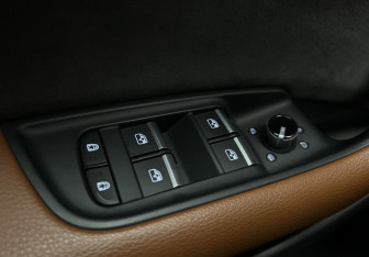 Подержанный автомобиль Audi Q8 2020 года (17 фото)