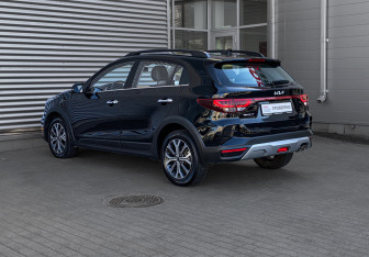 Подержанный автомобиль Kia Rio Hatchback 2021 года (7 фото)