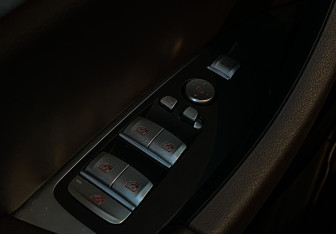 Подержанный автомобиль BMW X3 2024 года (32 фото)