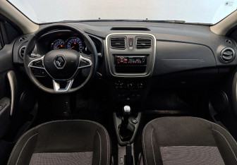 Подержанный автомобиль Renault Sandero 2022 года (13 фото)