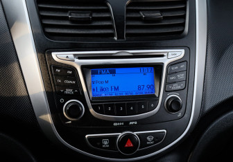 Подержанный автомобиль Hyundai Solaris Hatchback 2012 года (17 фото)