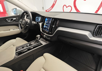 Подержанный автомобиль Volvo XC60 2018 года (7 фото)