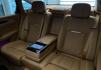 Подержанный автомобиль Hongqi H9 2024 года (38 фото)