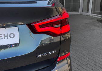 Подержанный автомобиль BMW X3 2020 года (8 фото)