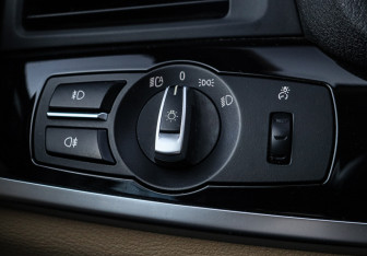 Подержанный автомобиль BMW X3 2015 года (24 фото)