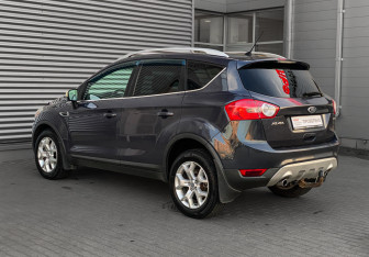 Подержанный автомобиль Ford Kuga 2011 года (7 фото)