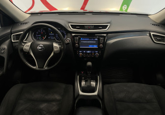 Подержанный автомобиль Nissan X-Trail 2015 года (11 фото)