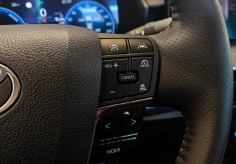 Подержанный автомобиль Toyota Camry Sedan 2025 года (17 фото)