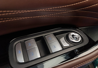 Подержанный автомобиль Exeed VX 2023 года (29 фото)