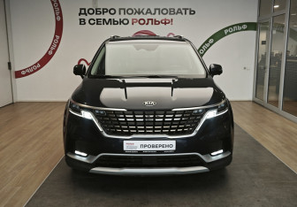 Подержанный автомобиль Kia Carnival 2021 года (2 фото)