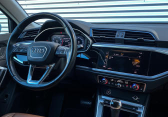 Подержанный автомобиль Audi Q3 2020 года (12 фото)