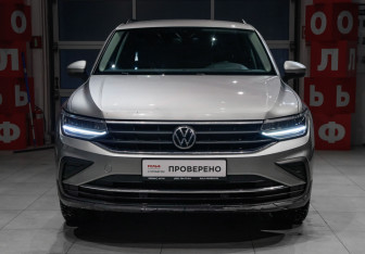 Подержанный автомобиль Volkswagen Tiguan 2021 года (2 фото)