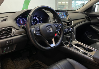 Подержанный автомобиль Honda Accord Sedan 2019 года (15 фото)