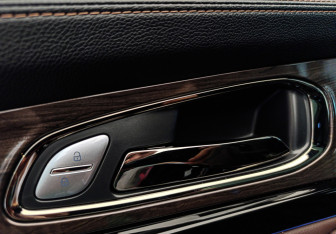 Подержанный автомобиль Exeed VX 2023 года (28 фото)