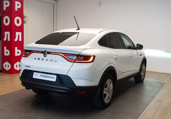 Подержанный автомобиль Renault Arkana 2020 года (4 фото)