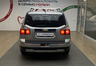 Подержанный автомобиль Chevrolet Orlando 2012 года (5 фото)