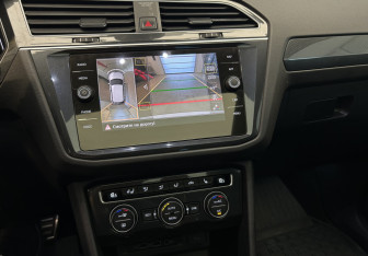 Подержанный автомобиль Volkswagen Tiguan 2019 года (14 фото)
