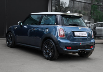 Подержанный автомобиль MINI Hatch 2009 года (6 фото)