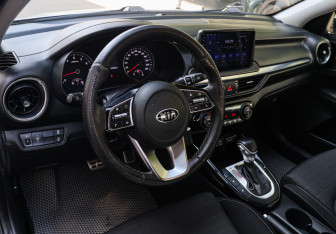 Подержанный автомобиль Kia Cerato Sedan 2018 года (10 фото)