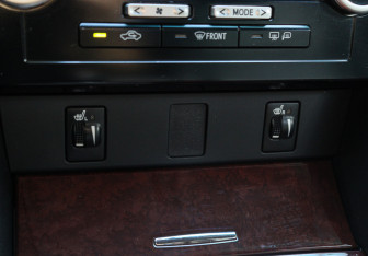 Подержанный автомобиль Toyota Camry Sedan 2012 года (13 фото)