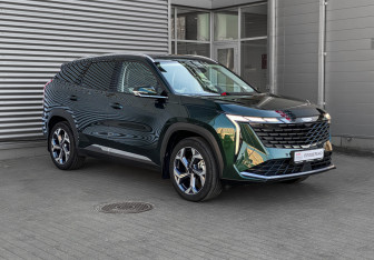 Подержанный автомобиль Geely Atlas 2024 года (3 фото)