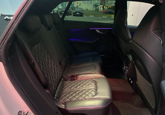 Подержанный автомобиль Audi Q8 2019 года (9 фото)