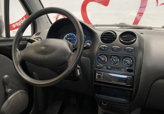 Подержанный автомобиль Daewoo Matiz 2011 года (9 фото)