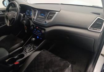 Подержанный автомобиль Hyundai Tucson 2016 года (20 фото)