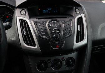 Подержанный автомобиль Ford Focus Hatchback 2015 года (13 фото)
