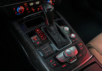 Подержанный автомобиль Audi A6 Sedan 2017 года (18 фото)