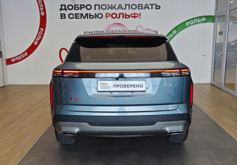 Подержанный автомобиль Jaecoo J7 2024 года (5 фото)