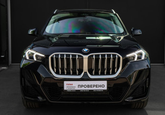 Подержанный автомобиль BMW X1 2025 года (2 фото)