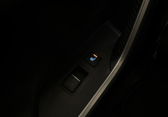 Подержанный автомобиль Toyota RAV4 2021 года (9 фото)