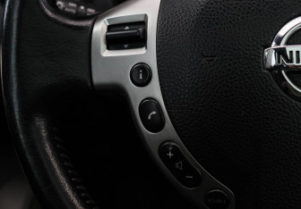 Подержанный автомобиль Nissan Qashqai 2012 года (20 фото)