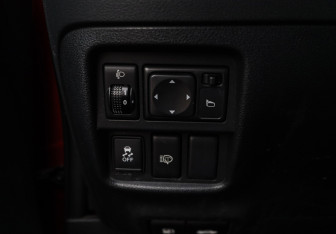 Подержанный автомобиль Nissan Juke 2013 года (17 фото)