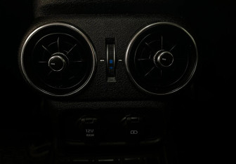 Подержанный автомобиль Kia Stinger 2021 года (9 фото)