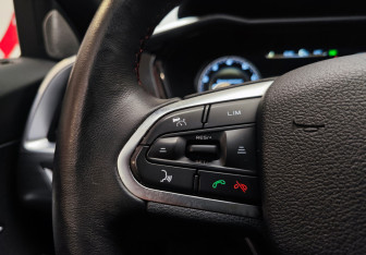 Подержанный автомобиль Geely Tugella 2023 года (14 фото)