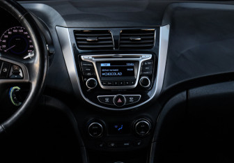 Подержанный автомобиль Hyundai Solaris Sedan 2014 года (10 фото)