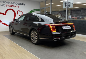 Подержанный автомобиль Hongqi H9 2023 года (6 фото)