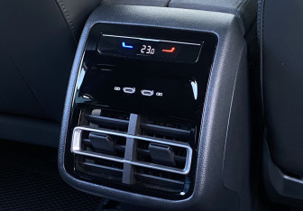 Подержанный автомобиль Volkswagen Tiguan 2025 года (13 фото)