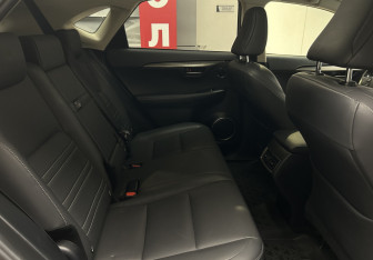 Подержанный автомобиль Lexus NX 2018 года (7 фото)