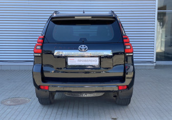 Подержанный автомобиль Toyota Land Cruiser Prado 2019 года (6 фото)