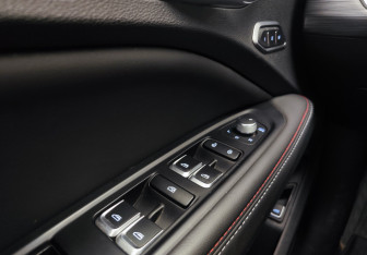 Подержанный автомобиль Geely Tugella 2023 года (16 фото)