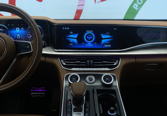 Подержанный автомобиль Hongqi H9 2024 года (15 фото)